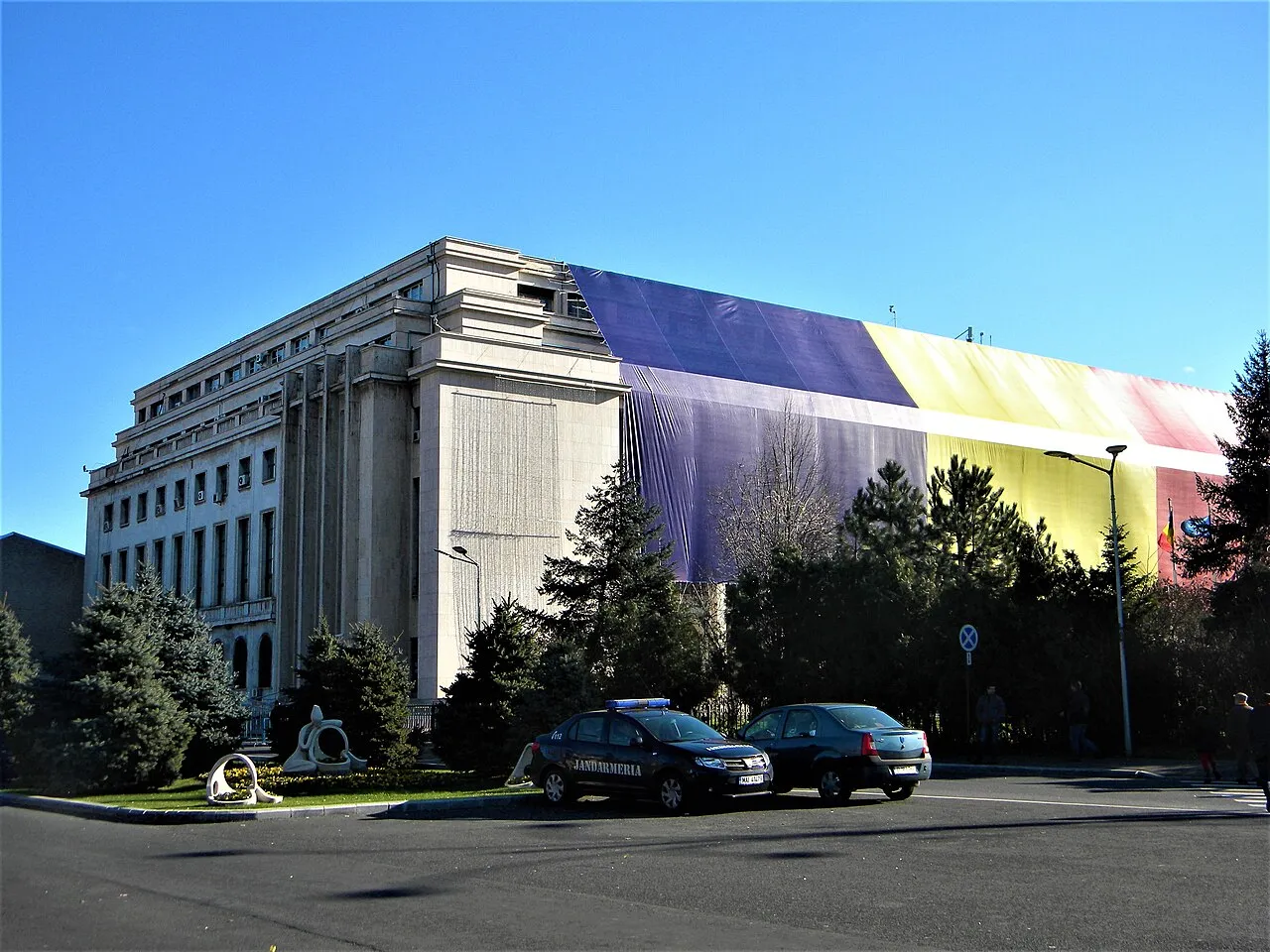 Palatul Victoria in Boekarest, de zetel van de Roemeense regering, waar het secretariaat-generaal zetelt dat Reșitnec verliet.