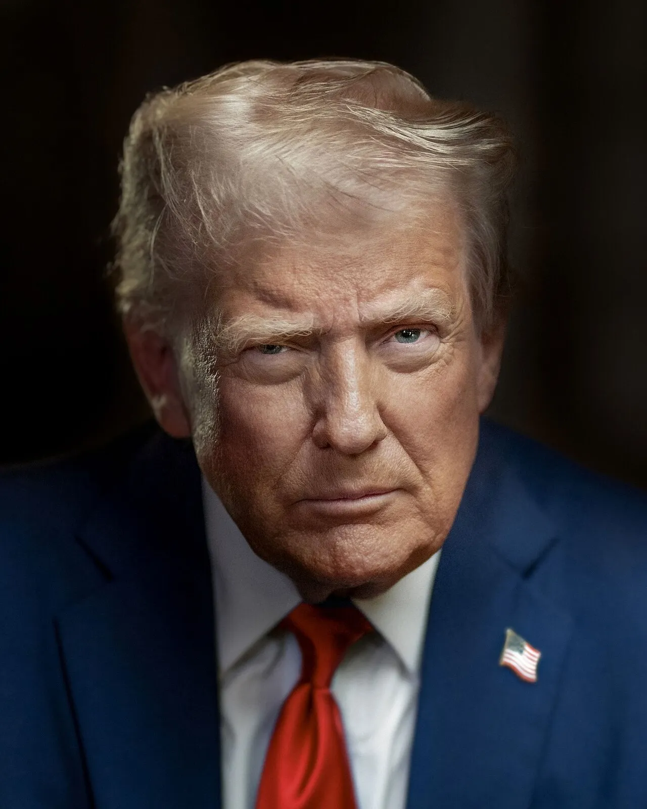 Officieel portret van de Amerikaanse president Donald Trump, die de brandstofdeal met Poetin aankondigde.