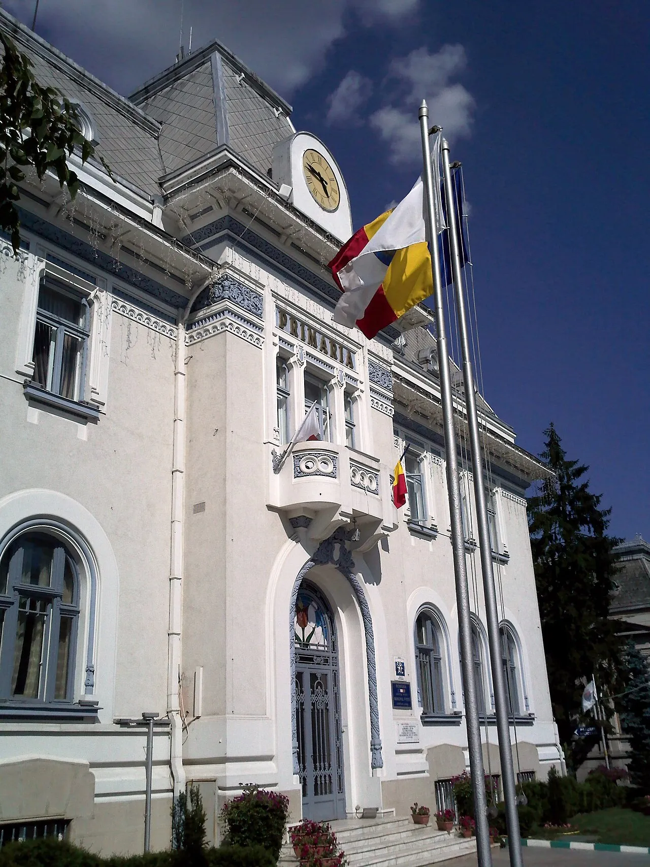 Het stadhuis van Pitești, de Roemeense stad waar de schoolaanval plaatsvond.