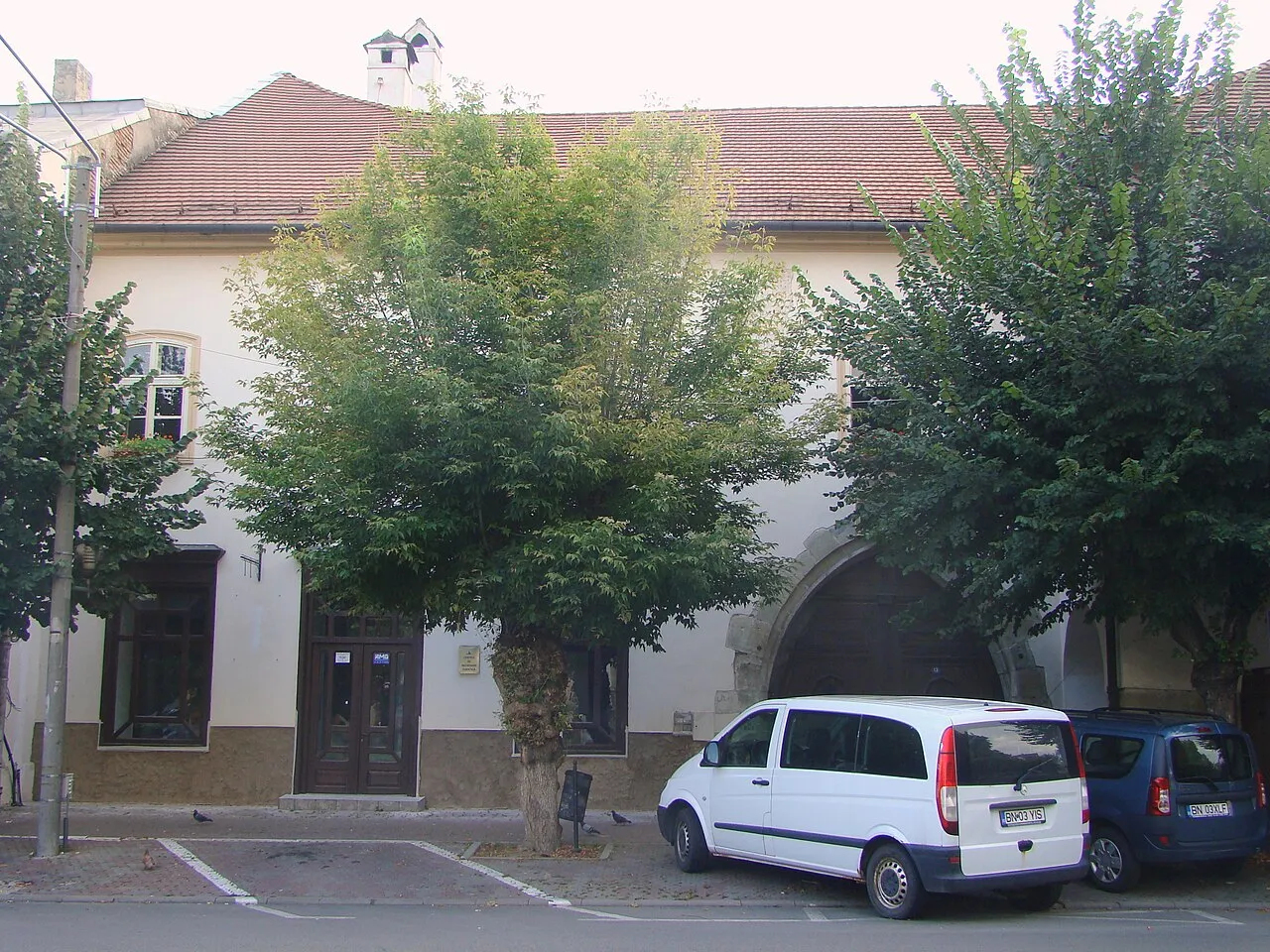 Historisch pand aan de Piața Centrală 13 in Bistrița, Roemenië.